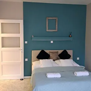  Apartment Eper