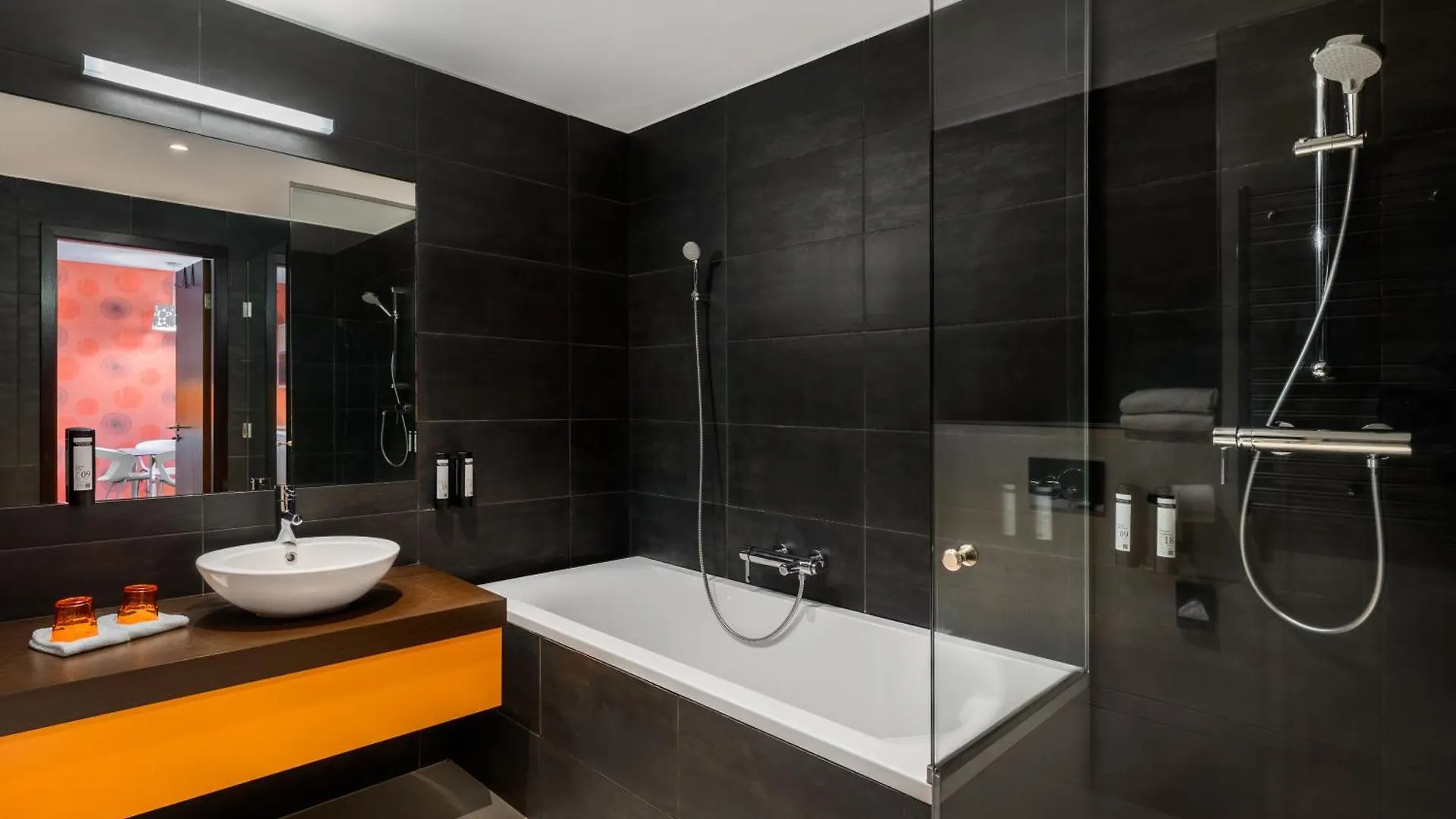 Art Hotel Szeged 4*,  Hungary